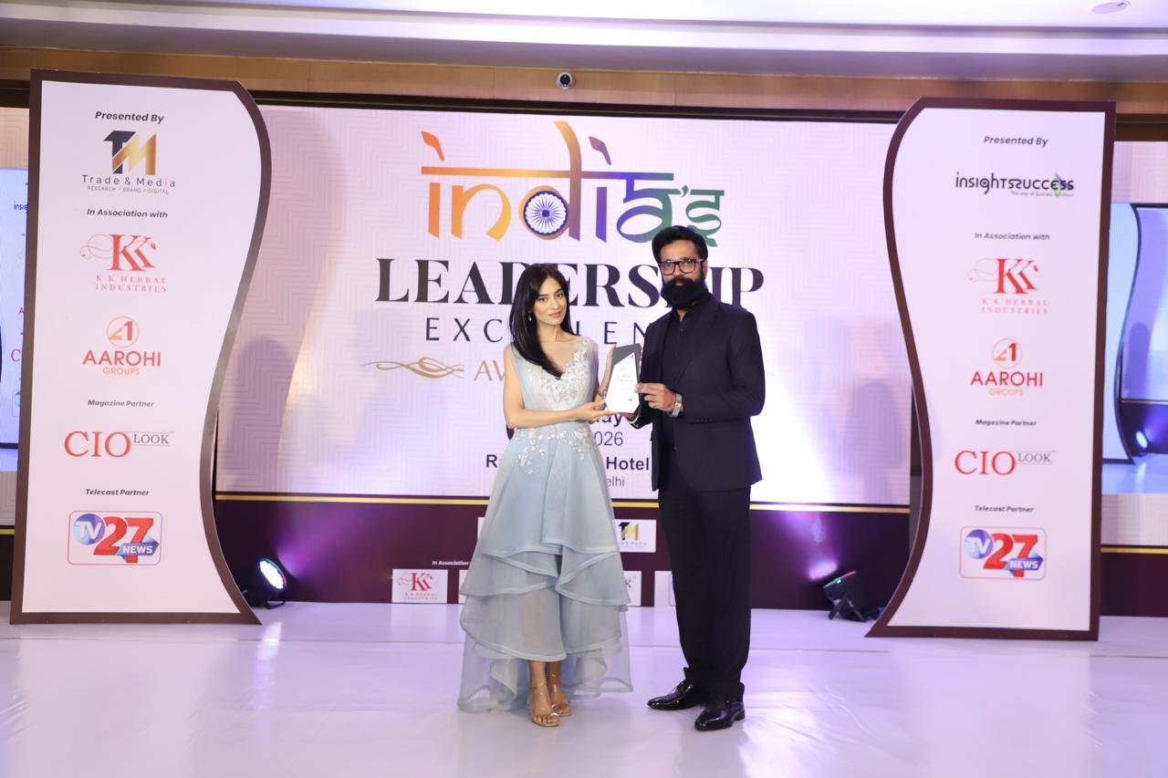 A special moment celebrating achievement and recognition at the India Leadership Excellence Awards ceremony.